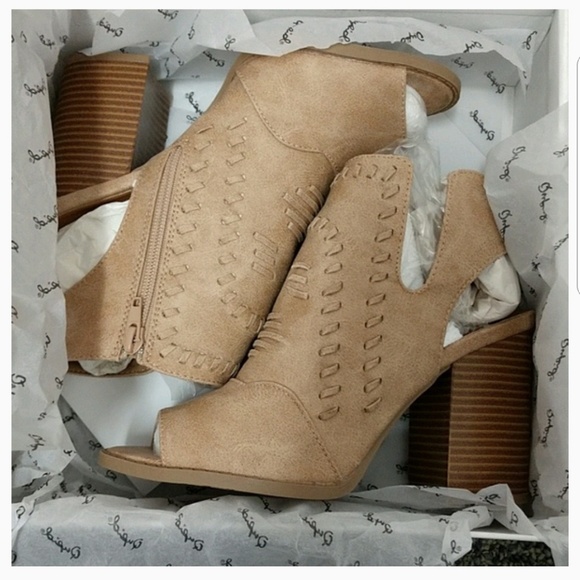 LAST 1💥TAN Woven Peep Toe Booties - Picture 8 of 8